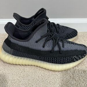 Adidas Yeezy Boost 350.